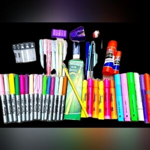 BUNDLE HIGHLIGHTERS PERMANENT MARKERS ETC.